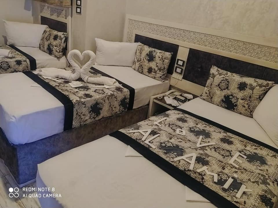 סוחאג' Al Amir Palace Hotel מראה חיצוני תמונה