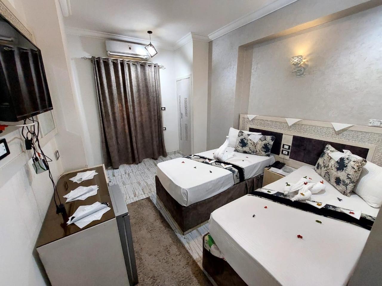 סוחאג' Al Amir Palace Hotel מראה חיצוני תמונה